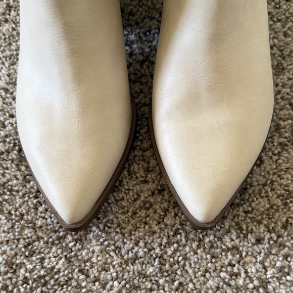 Western Cream and Tan Ankle Booties, Short Cowboy boots - Picture 3 of 5